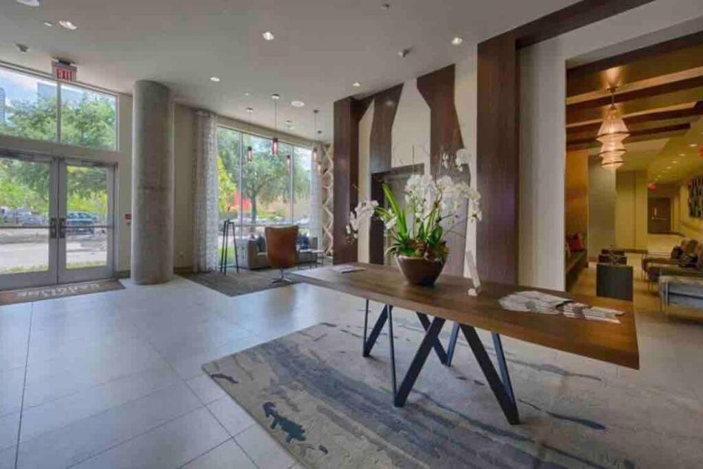 Htown Downtown Oasis Apartment Houston Exterior foto