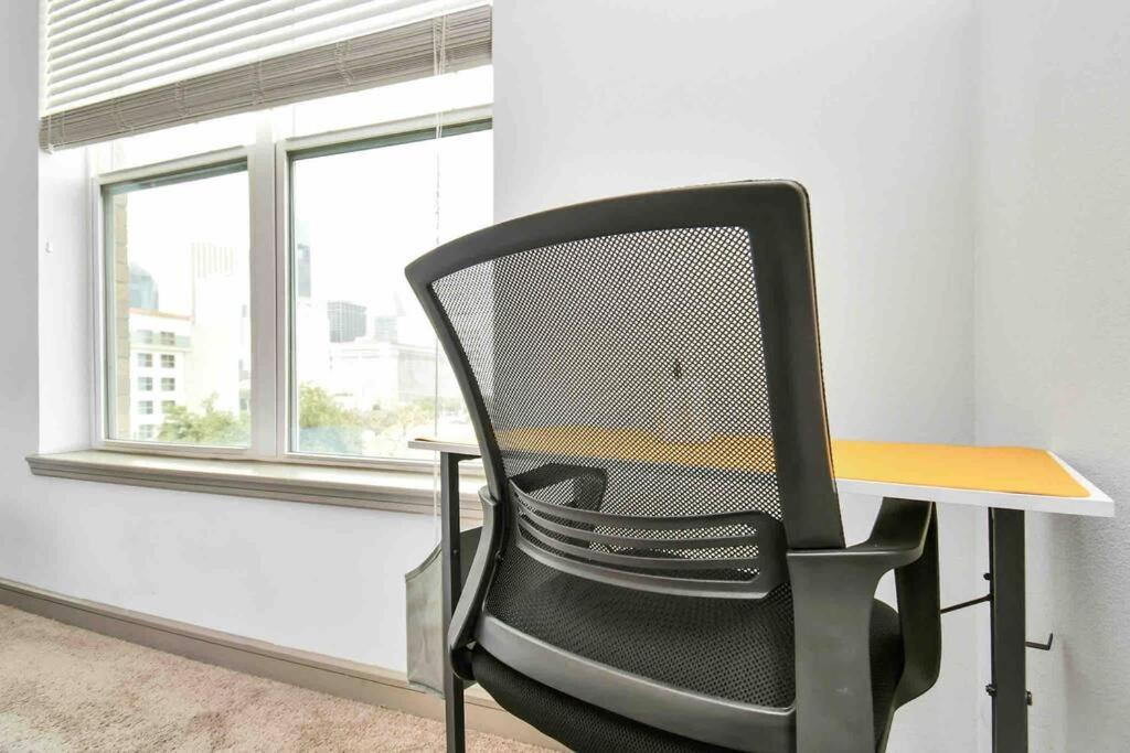 Htown Downtown Oasis Apartment Houston Exterior foto